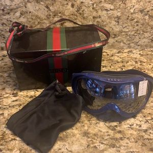Gucci Unisex Ski Goggles - never worn!